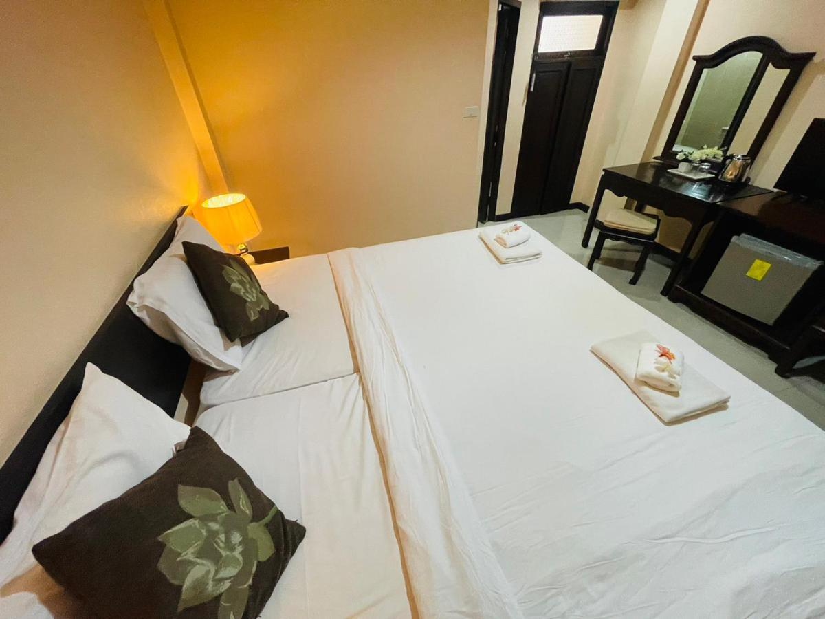 Na Thapae Chiangmai Hotel Chiang Mai Bagian luar foto