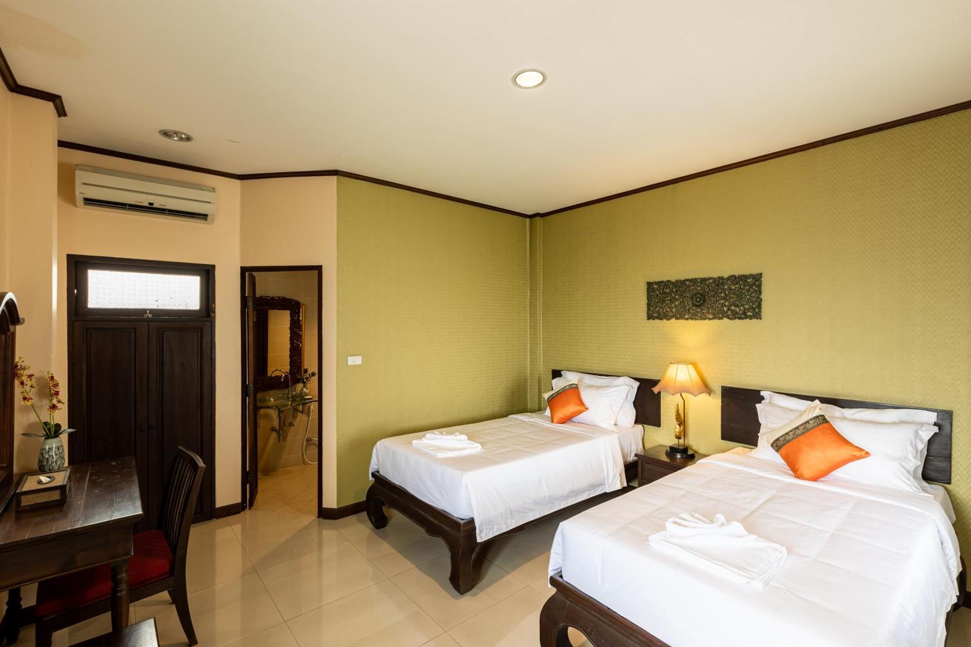 Na Thapae Chiangmai Hotel Chiang Mai Bagian luar foto