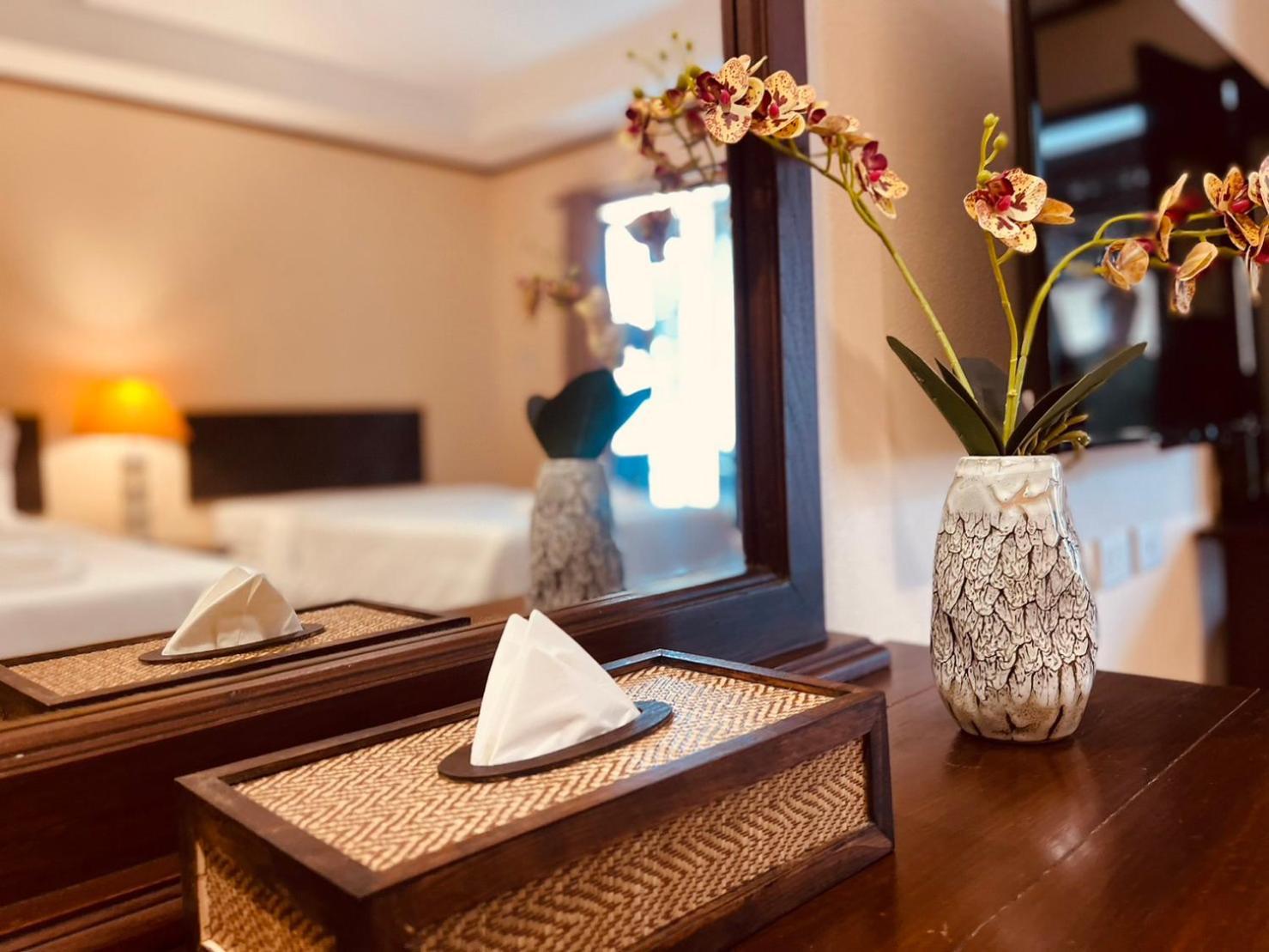 Na Thapae Chiangmai Hotel Chiang Mai Bagian luar foto